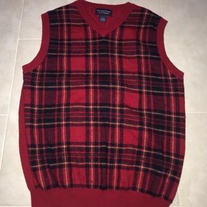 RoundTree and Yorke, Red plaid vest